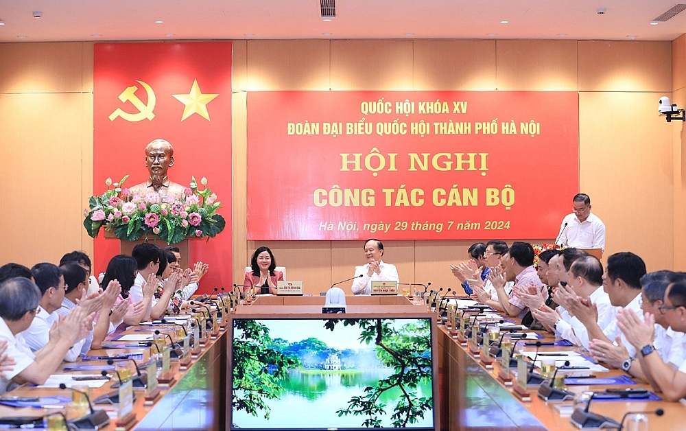 Đồng chí Bùi Thị Minh Hoài được bầu làm Trưởng đoàn Đại biểu Quốc hội Thành phố Hà Nội