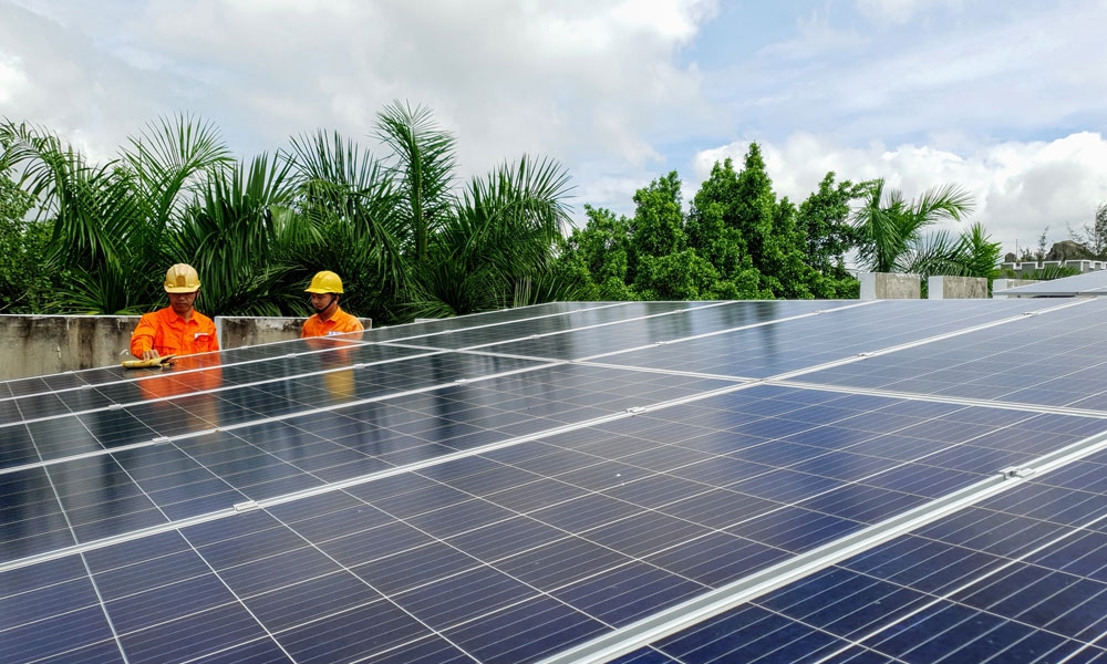 Đẩy nhanh xây dựng Nghị định về phát triển điện mặt trời mái nhà tự sản, tự tiêu