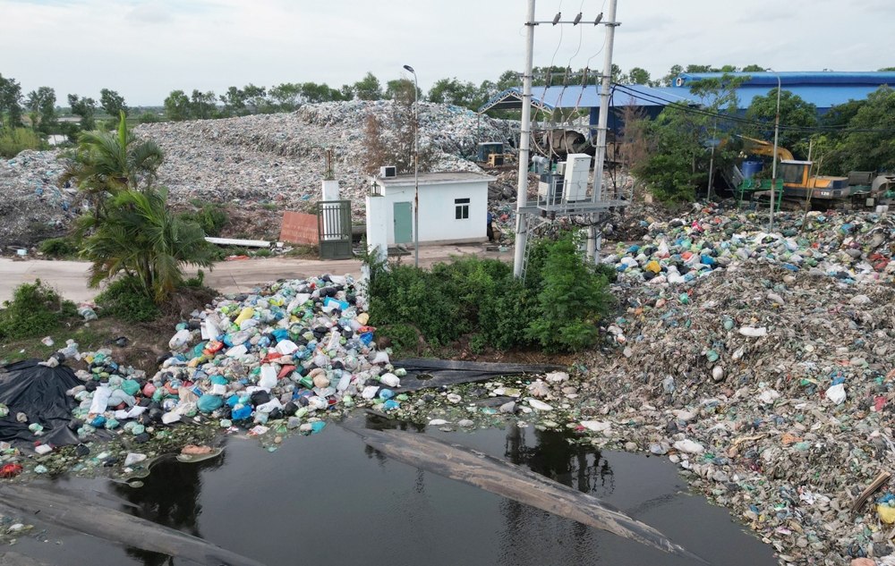 Hải Phòng: Khẩn trương xử lý 10.000 tấn rác thải tồn đọng tại huyện Tiên Lãng