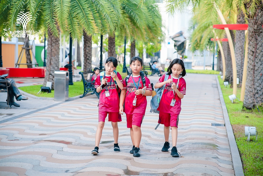Phụ huynh Việt chuyển hướng cho con “du học” tại các trường chuẩn quốc tế kế bên nhà