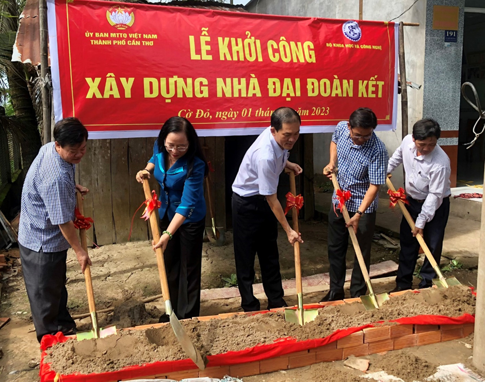 Cần Thơ: Huy động mọi nguồn lực “Chung tay xóa nhà tạm, nhà dột nát”