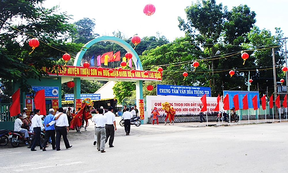An Giang: Huyện Thoại Sơn đạt chuẩn nông thôn mới nâng cao
