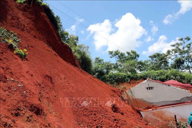 Sạt lở đất gây sập nhà ở Lạng Sơn, hai vợ chồng tử vong