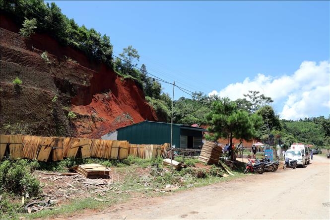 Sạt lở đất gây sập nhà ở Lạng Sơn, hai vợ chồng tử vong