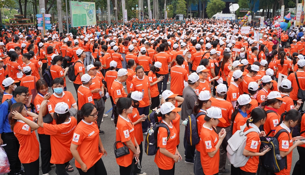 Ngân hàng Agribank, VietinBank cùng hơn 5.000 người tham gia đi bộ “Vì nạn nhân chất độc da cam/dioxin” năm 2024