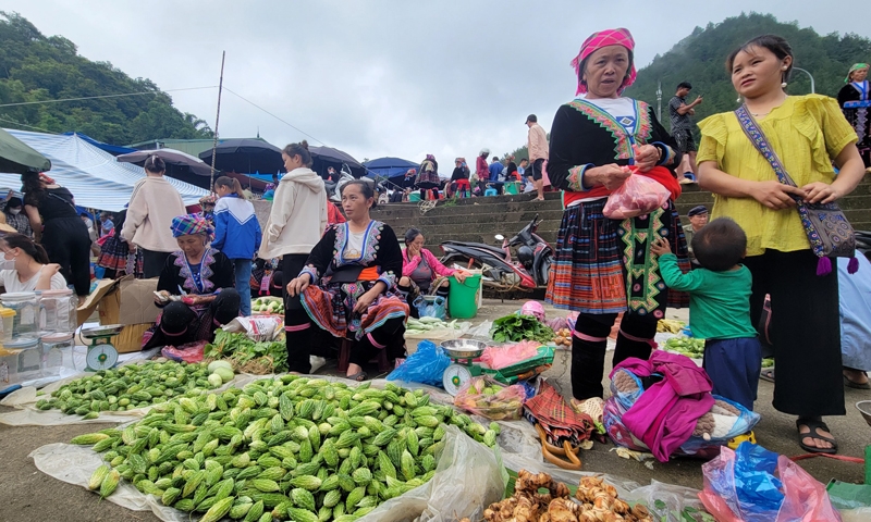 Cuối tuần food tour chợ San Thàng