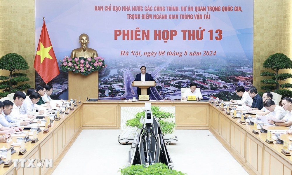 Thủ tướng: Thúc đẩy các dự án hạ tầng, chào mừng các ngày lễ lớn của đất nước