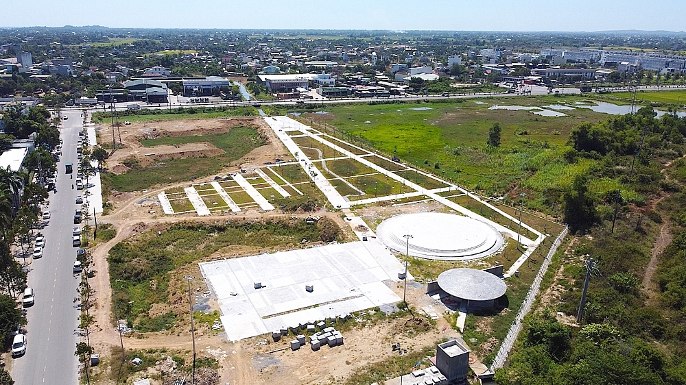 “Hình hài” Trung tâm Hội nghị và Triển lãm lớn nhất Quảng Ngãi sau 18 tháng khởi công