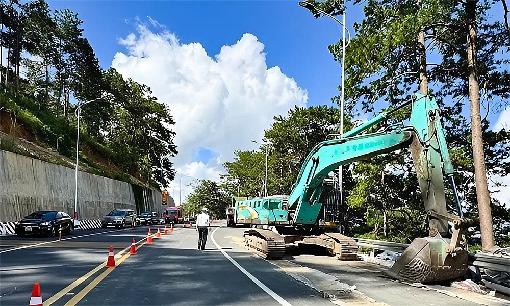 Lâm Đồng: Phân luồng giao thông để sửa đèo Prenn