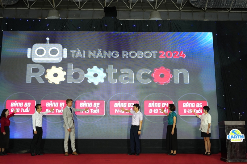 Vinamilk đồng hành cùng hơn 1500 tài năng trẻ trong cuộc thi Robotacon Wro 2024