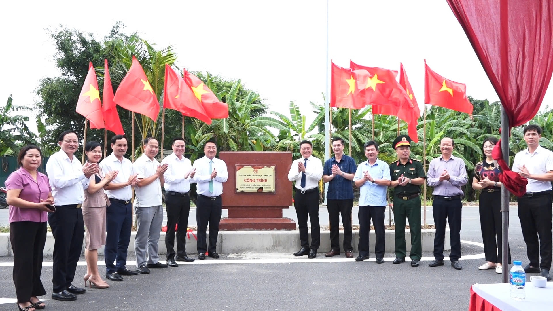 Thanh Oai (Hà Nội): Gắn biển 3 công trình chào mừng kỷ niệm 70 năm Ngày Giải phóng Thủ đô và 70 năm Ngày Giải phóng huyện