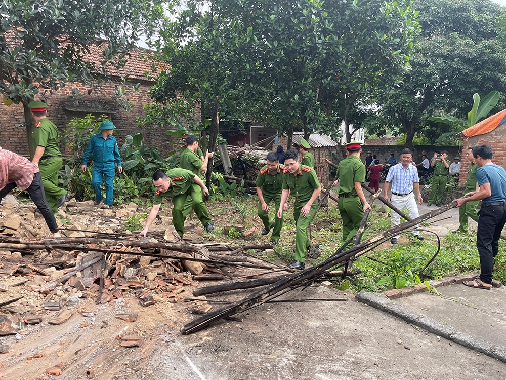 Công an Bắc Giang: Bàn giao 27 ngôi nhà tình nghĩa cho các hộ khó khăn