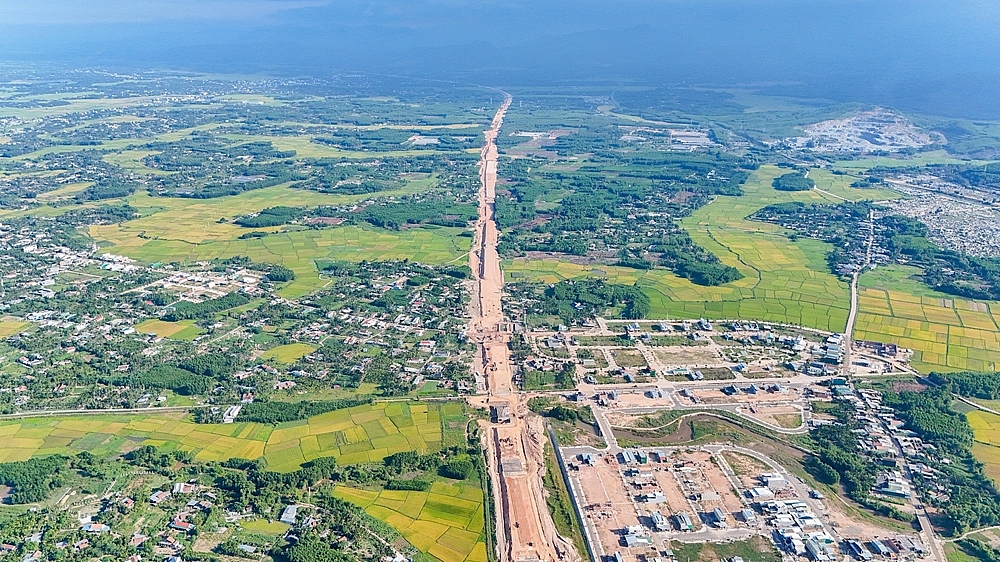 Thảm nhựa cao tốc Quảng Ngãi – Hoài Nhơn