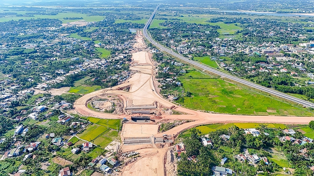 Thảm nhựa cao tốc Quảng Ngãi – Hoài Nhơn