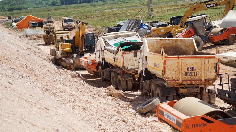 Cao tốc Bắc - Nam phía Đông: Thi công xuyên lễ bảo đảm tiến độ dự án, chất lượng công trình