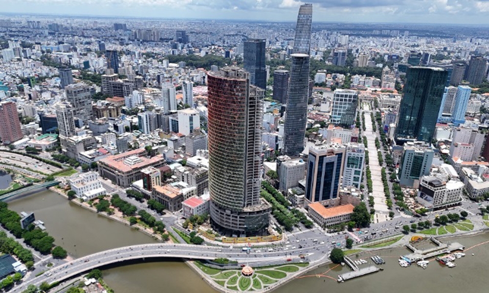 Toà nhà chọc trời Saigon One Tower “làm xấu bộ mặt” Thành phố Hồ Chí Minh sau 17 năm vẫn “bất động”