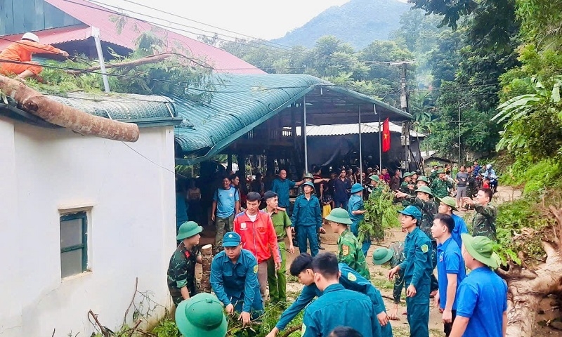 Mường Lát (Thanh Hóa): Hàng chục ngôi nhà bị tốc mái