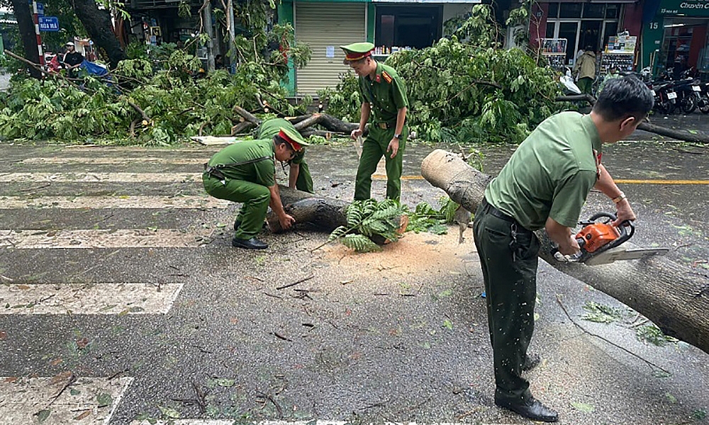 Hai Bà Trưng (Hà Nội): Tập trung khắc phục hậu quả sau bão