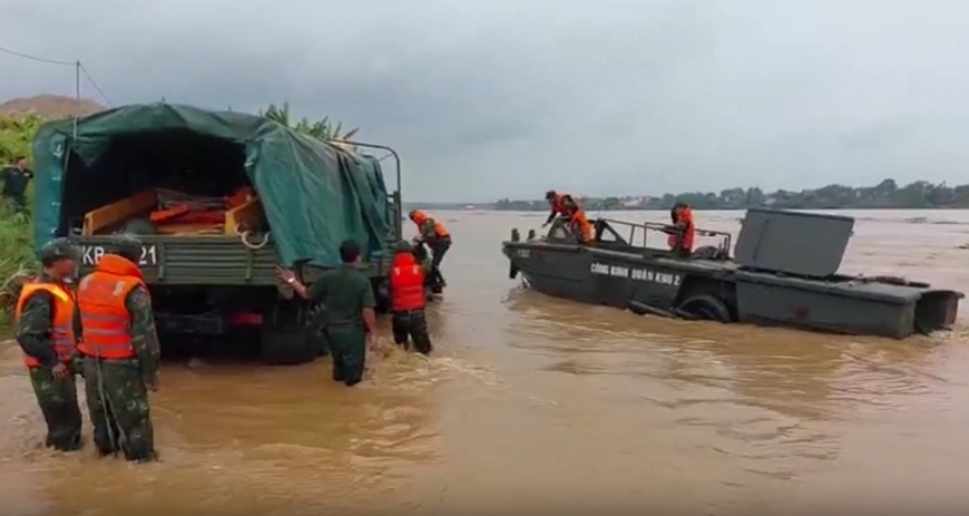 Các cơ quan chức năng nhanh chóng thông tin nguyên nhân gây sập cầu Phong Châu