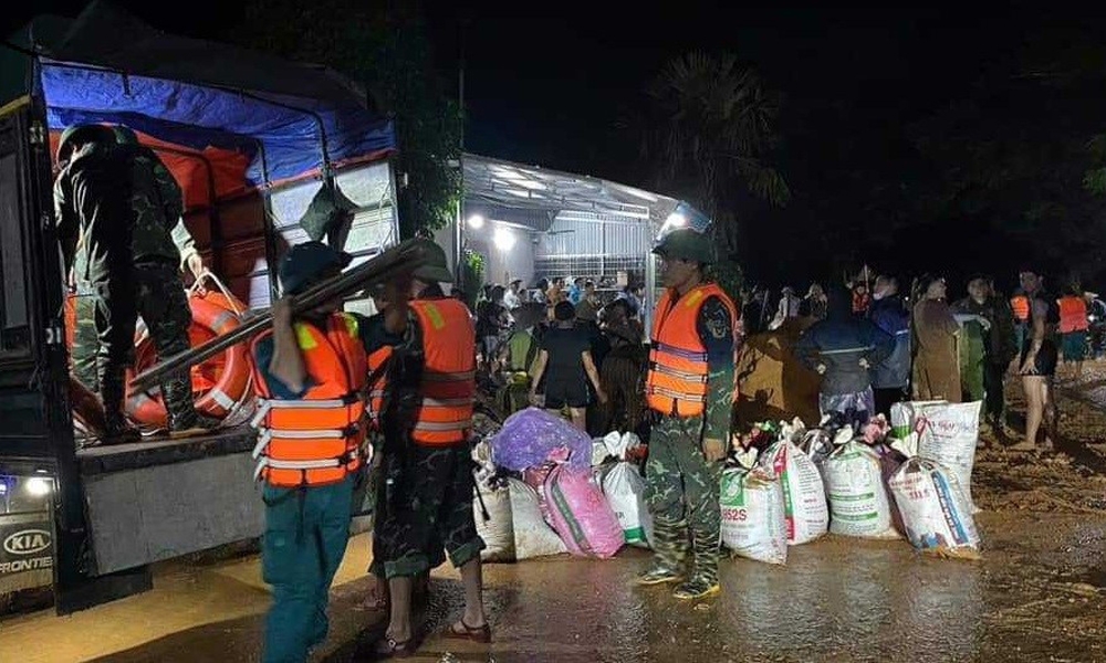 Tuyên Quang: Đê sông Lô đoạn qua huyện Sơn Dương bị vỡ, khẩn trương ứng phó