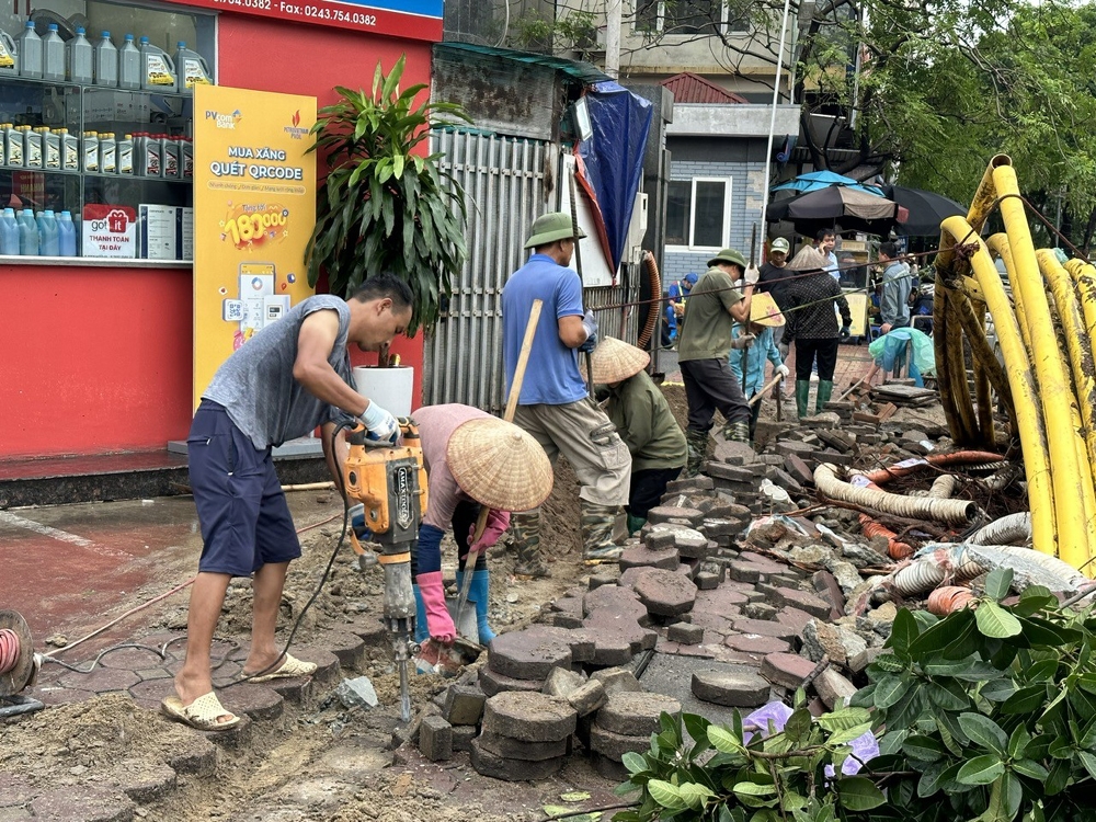 Hà Nội: Quận Cầu Giấy huy động tối đa nguồn lực khắc phục sau bão Yagi