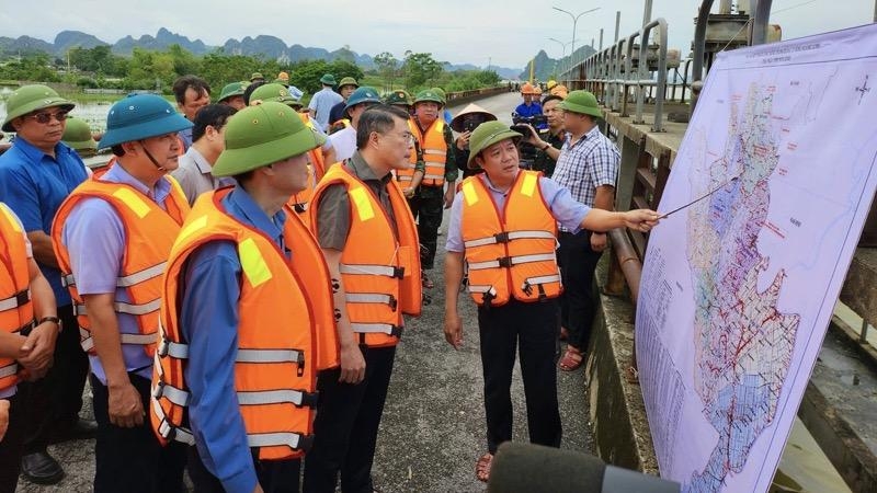 Lãnh đạo Đảng, Nhà nước kiểm tra công trình trọng điểm, vùng bị thiệt hại do bão