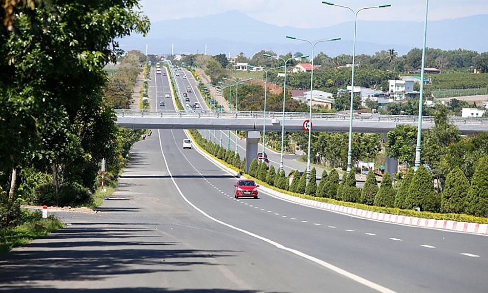 Gỡ vướng, thúc đẩy tiến độ Dự án cao tốc Tân Phú - Bảo Lộc và Bảo Lộc - Liên Khương