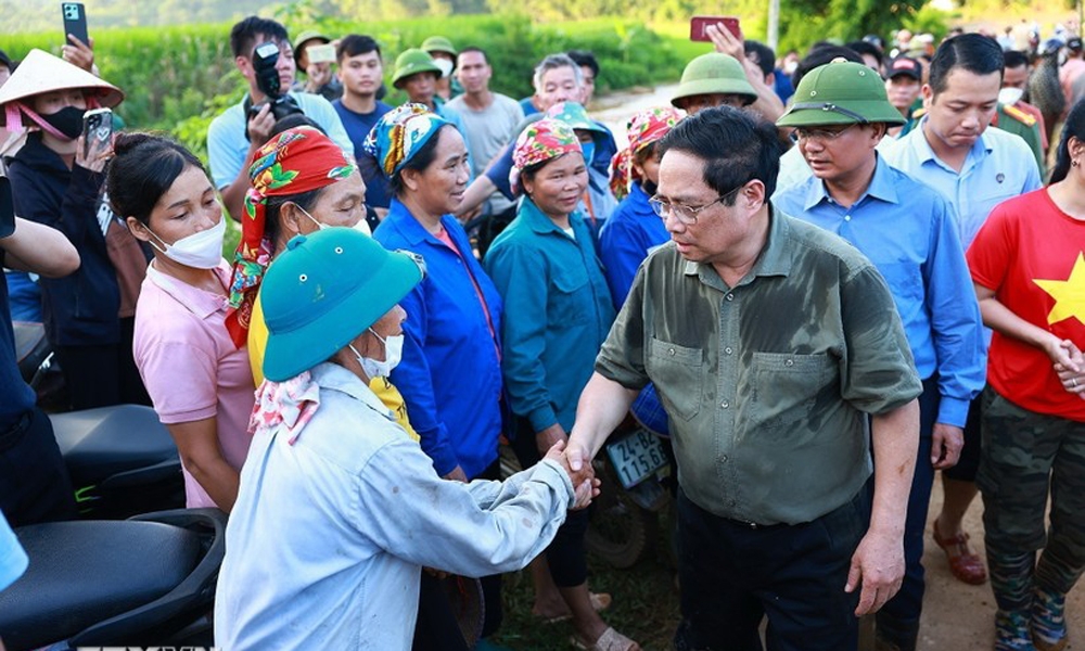 'Khẩn trương khắc phục hậu quả bão lũ, nhanh chóng ổn định đời sống nhân dân'