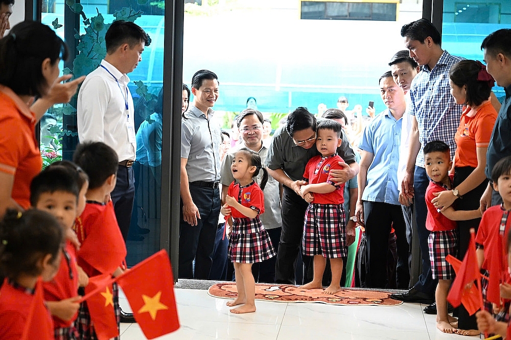 Ấm áp tình dân trong chuyến thăm nhà ở xã hội tại Bắc Ninh của Thủ tướng Chính phủ