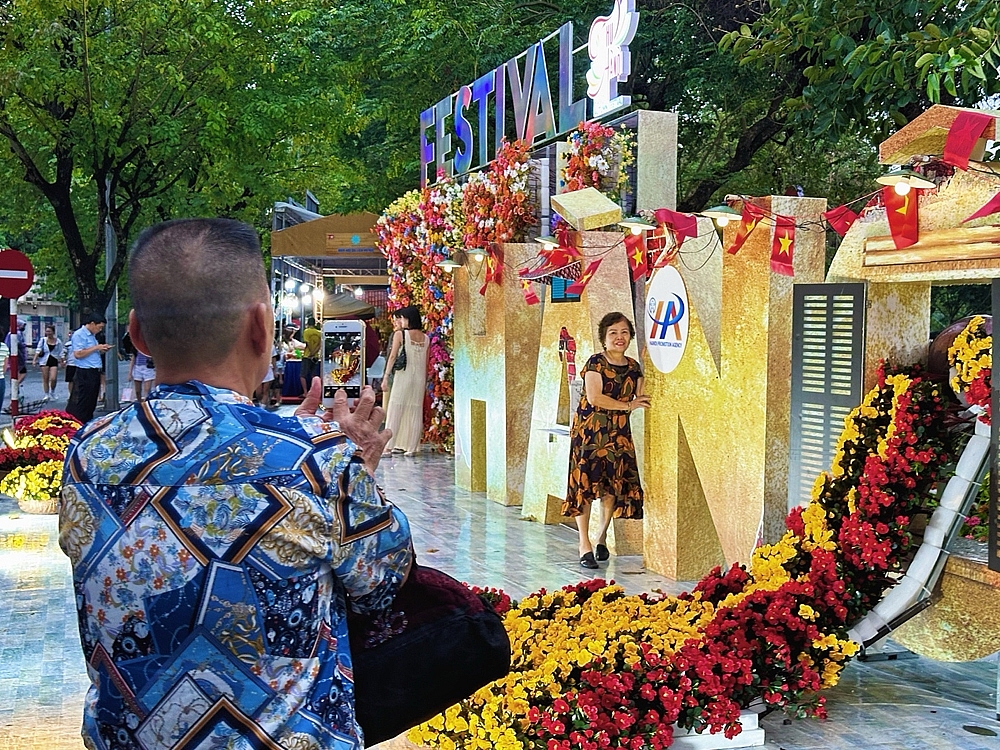 Festival Thu Hà Nội 2024 thu hút hơn 50.000 lượt du khách, quyên góp 288 triệu đồng ủng hộ đồng bào bị lũ lụt