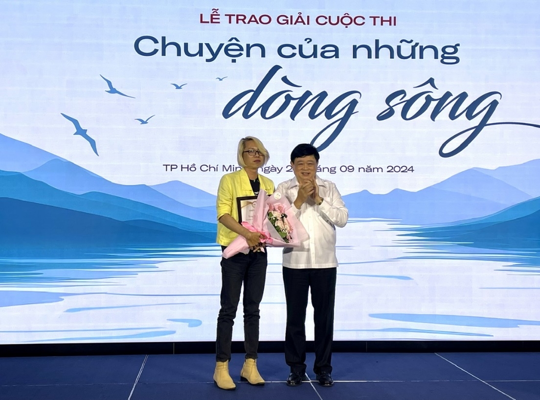 Báo VietNamNet: Tổng kết trao giải cuộc thi “Chuyện của những dòng sông”