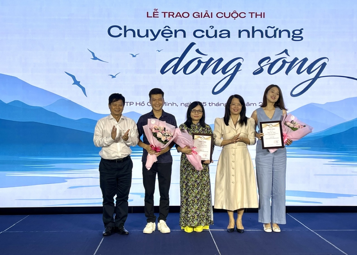 Báo VietNamNet: Tổng kết trao giải cuộc thi “Chuyện của những dòng sông”