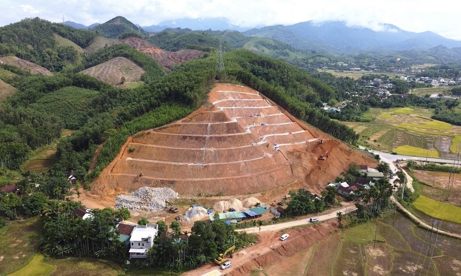 Quảng Ngãi: Tổ chức kiểm tra, đánh giá “mức độ an toàn” trong phương án khắc phục sạt lở tại núi Van Cà Vãi