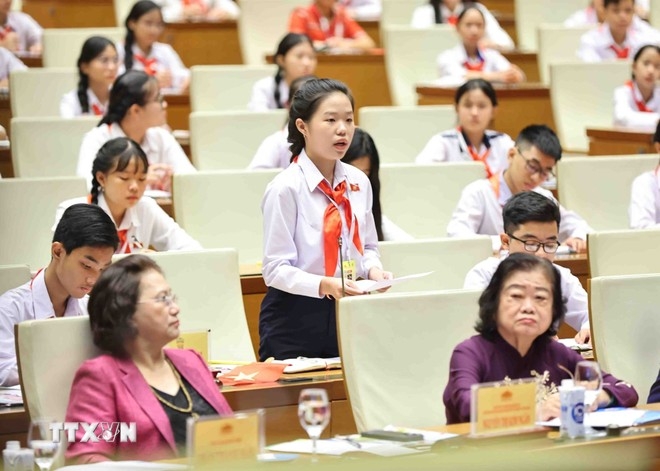 Chủ tịch Quốc hội: Xây dựng thế hệ tương lai của đất nước phát triển toàn diện