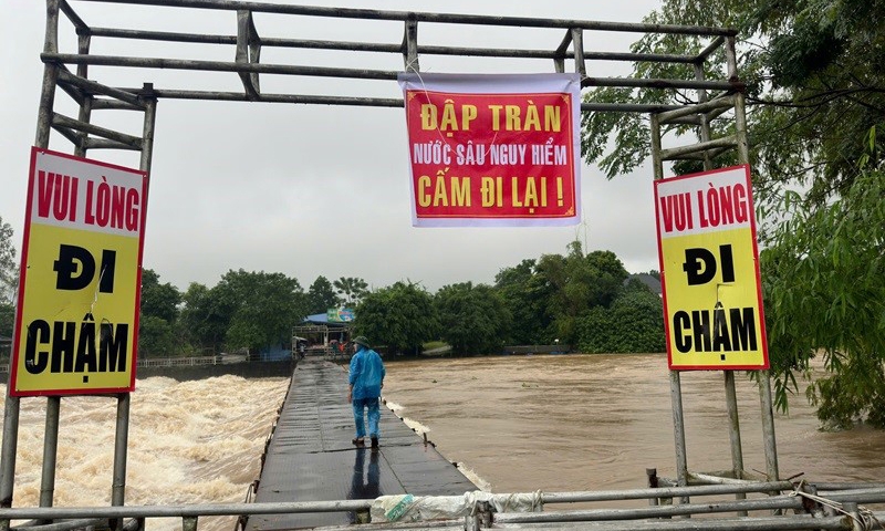 Phổ Yên (Thái Nguyên): Xây dựng đường tràn liên hợp cống hộp thay thế cây cầu trái phép bắc qua sông Công