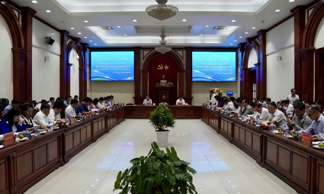 Minister of Construction meets with leaders of Dong Nai, Binh Duong, and Tien Giang provinces