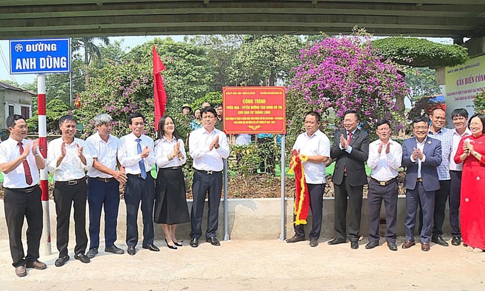 Đông Anh (Hà Nội): Gắn biển công trình vườn hoa, tuyến đường văn minh đô thị Khu dân cư Thăng Long