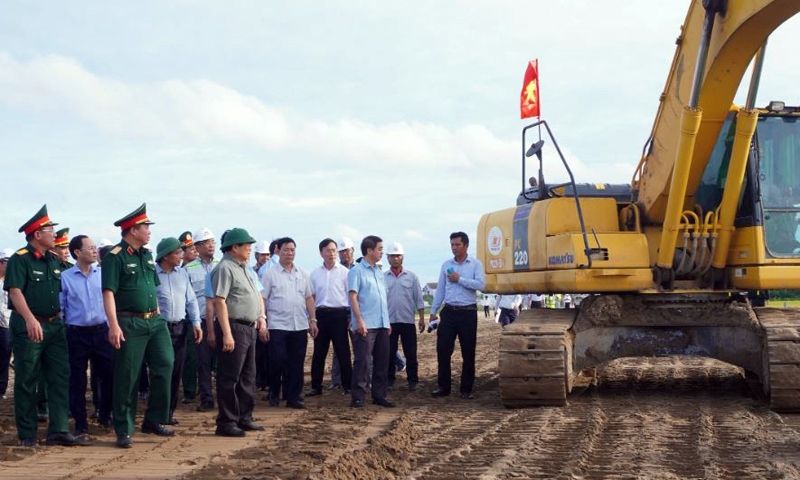 Cà Mau: Phát động thi đua cao điểm 500 ngày đêm thi đua hoàn thành 3.000 km đường bộ cao tốc