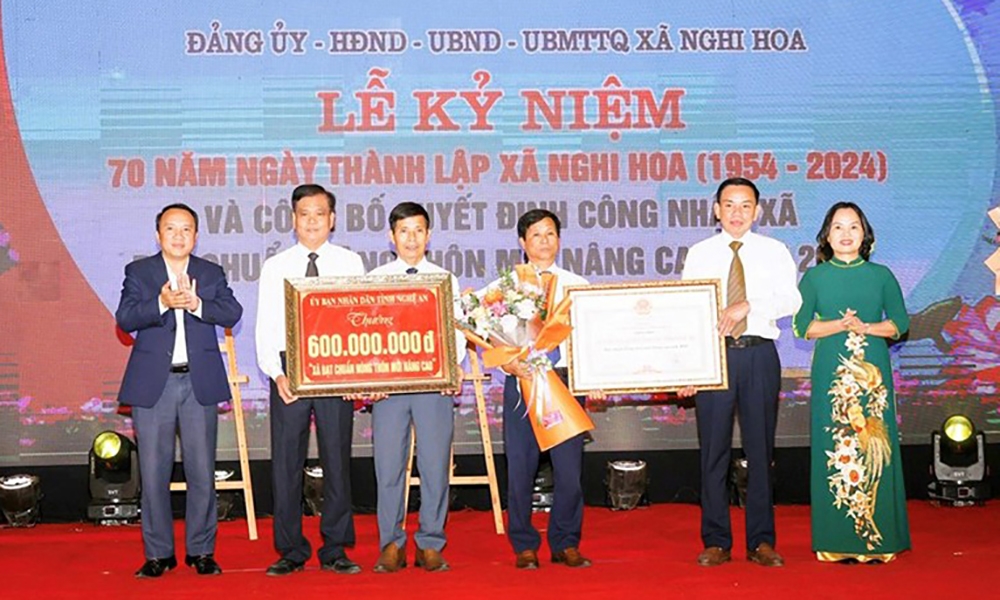 Nghi Lộc (Nghệ An): Xã Nghi Hoa đón Bằng công nhận xã đạt chuẩn nông thôn mới nâng cao