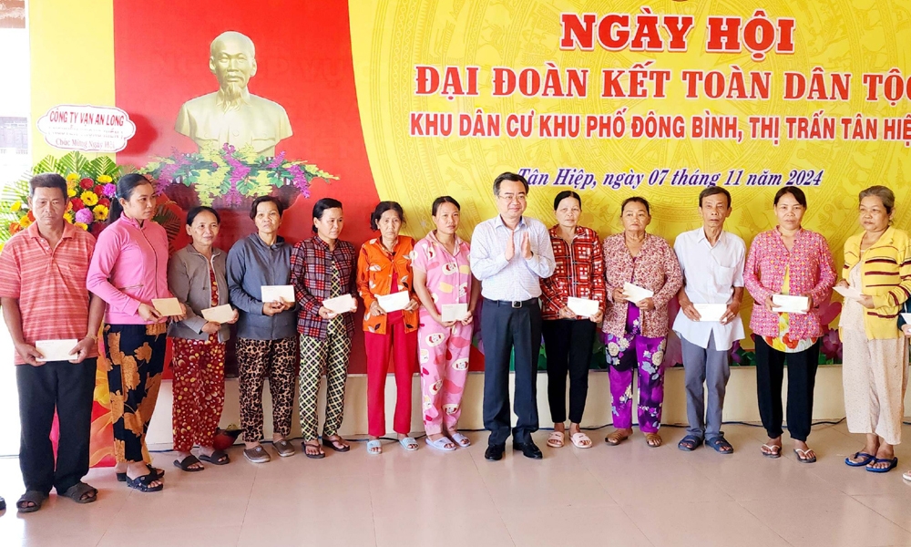 Bộ trưởng Nguyễn Thanh Nghị dự Ngày hội Đại đoàn kết toàn dân tộc tại tỉnh Kiên Giang