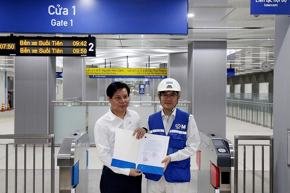 Thành phố Hồ Chí Minh: Trao bằng khen cho các nhà thầu đẩy nhanh tiến độ làm Metro số 1