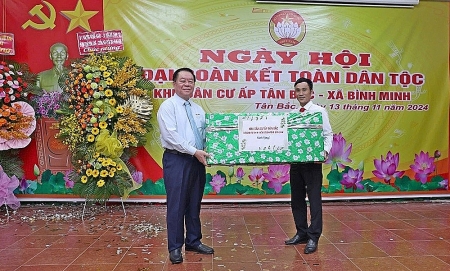 Trưởng Ban Tuyên giáo Trung ương Nguyễn Trọng Nghĩa dự Ngày hội Đại đoàn kết toàn dân tộc tại Đồng Nai