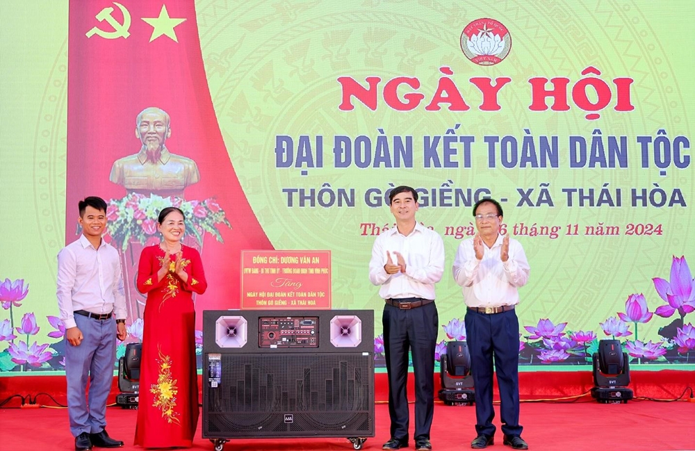 Bí thư Tỉnh ủy Vĩnh Phúc dự Ngày hội Đại đoàn kết toàn dân tại huyện Lập Thạch