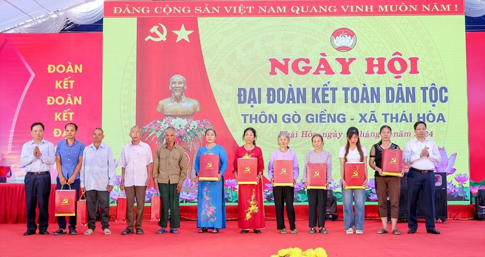 Bí thư Tỉnh ủy Vĩnh Phúc dự Ngày hội Đại đoàn kết toàn dân tại huyện Lập Thạch