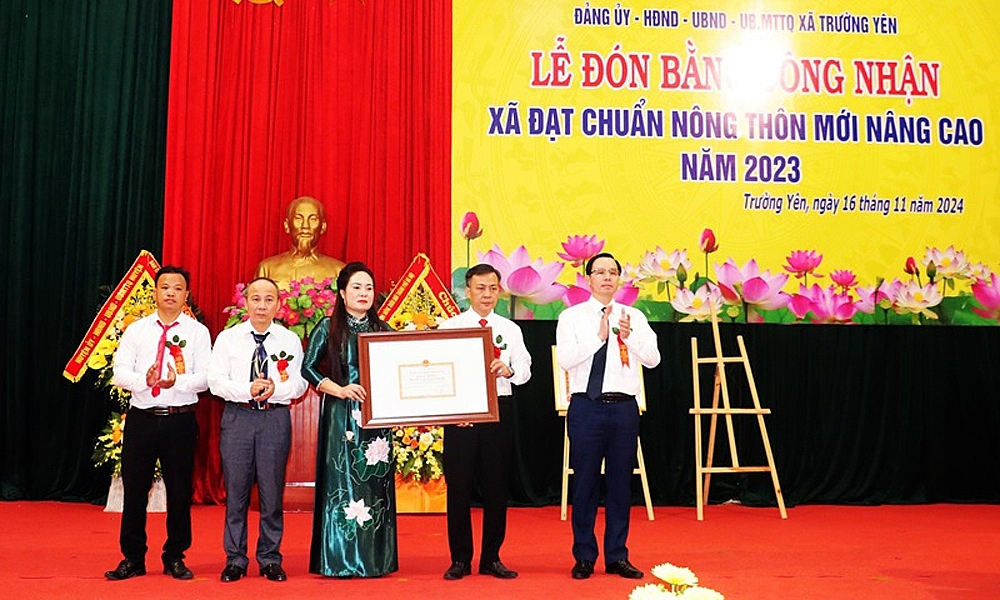 Chương Mỹ (Hà Nội): Xã Trường Yên đón nhận bằng công nhận xã đạt chuẩn nông thôn mới nâng cao