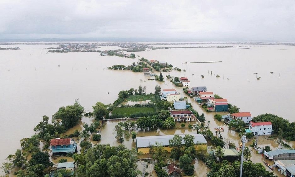 Thủ tướng chỉ đạo chủ động ứng phó, khắc phục nhanh hậu quả mưa lũ ở Trung bộ