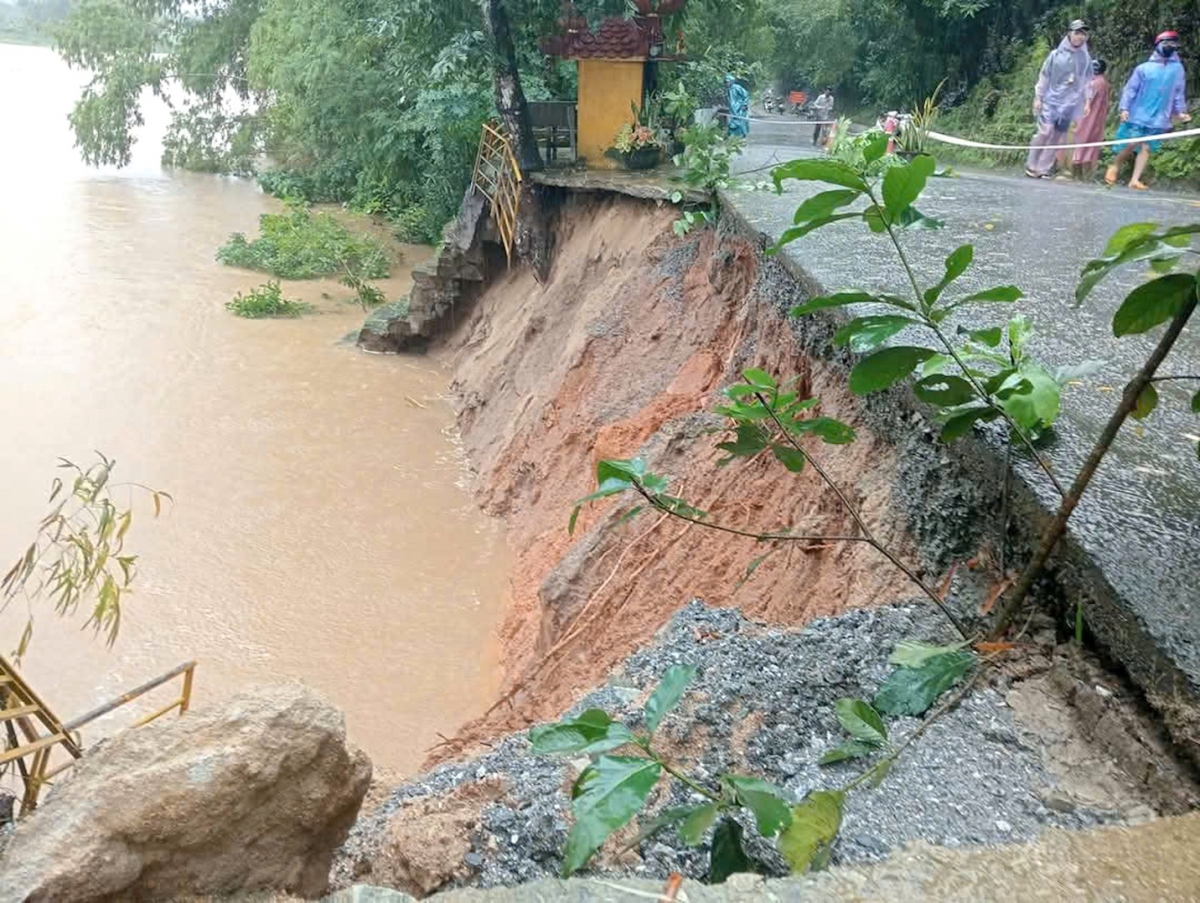 Quảng Ngãi: Đề nghị sớm công bố tình huống khẩn cấp về thiên tai trên địa bàn huyện Nghĩa Hành