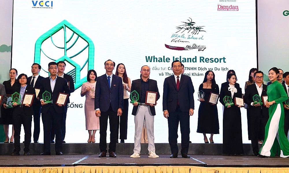 Vượt qua hàng trăm đề cử, Whale Island Resort được vinh danh “Khu nghỉ dưỡng được yêu thích”