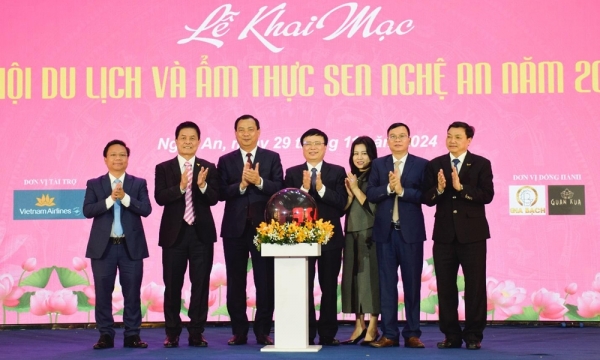 Nghệ An Khai mạc Lễ hội Du lịch và Ẩm thực Sen năm 2024