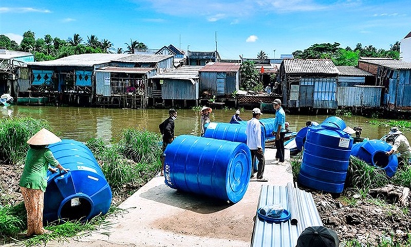 Cà Mau: Kéo nước sạch về quê